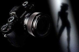 Японская компания Fujifilm представила фотоаппарат, который сможет "увидеть" снимаемых людей голыми