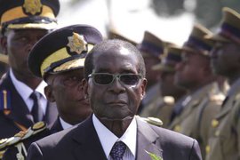 Президент Зимбабве потребовал от Великобритании вернуть головы борцов за свободу 