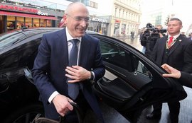 Михаил Ходорковский сворачивает благотворительность в угоду политике