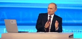 Путин за столом