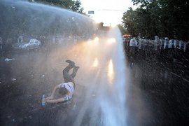 За чьи пирожки майданят в Армении