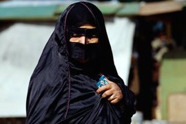 Саудовская Аравия: Как управиться с женщинами без нефти? 