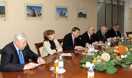 Военные атташе ОБСЕ обследовали места обстрела Донецка