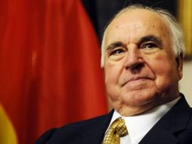 Канцлер, объединивший Германию, упрекнул Запад в глупости