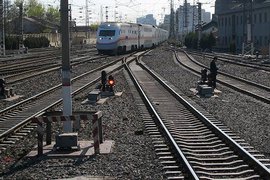 Поезд 'Сухум-Москва' столкнулся с комбайном в Краснодарском крае