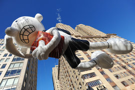 Шоу гигантских игрушек