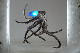  кульптуры из автомобильных колпаков