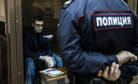 Услышавший про "высшую меру" лидер БОРН Илья Горячев упал в обморок в суде. ВИДЕО