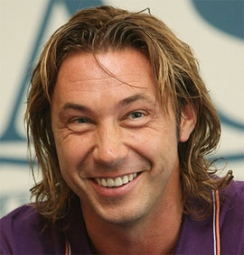 Бывший футболист "Спартака" Александр Мостовой заявил, что готов стать новым тренером "красно-белых". Мурату Якину пора на выход?