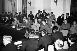 Мир ждет реинкарнации Варшавского договора