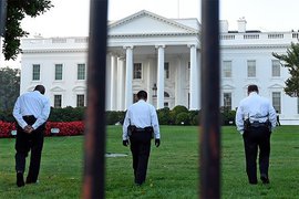 Личность мужчины, проникнувшего на территорию Белого дома, установлена