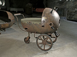 мины, мебель, коляска