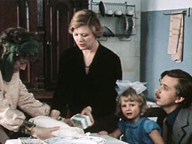 семья, родители, свекр, свекровь, порядки, питание, стирка, уборка, готовка, кухня, хозяйка, хозяйство, квартира, квартирный вопрос