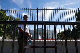 В Белом доме не прокомментировали возможность встречи президентов США и России 