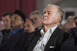 Джин Шарп сенсационно разоблачил все "бархатные революции"