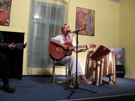 Ирина Маулер: Эта женщина с гитарой