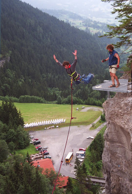 банджи-джампинг