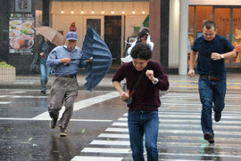 тайфун "Фанфон", Япония