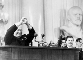 Хрущев подложил коммунизму большую свинью