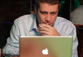 Facebook заблокировал на неделю аккаунт писателя Эдуарда Багирова за использование выражения "несчастные хохлы"