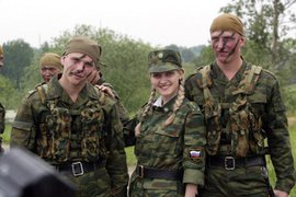 В рейтинг женщин-военнослужащих, составленный Business Insider, россиянки попали дважды 