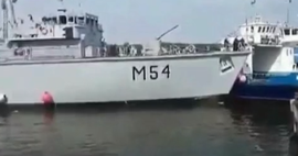 Скандальное видео: "Лучший экипаж НАТО" швартует боевой корабль