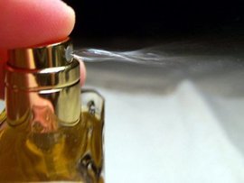 Приезжие продали в Москве фальшивого парфюма на миллионы рублей