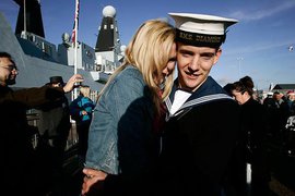 Военно-морской флот Великобритании страдает от недобора моряков по весьма забавной причине