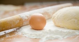 тесто, яйцо