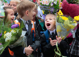 Линейки на проезжей части пройдут в десяти московских школах