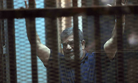 Суд над Мухаммедом Мурси переносят из-за слабости обвиняемого