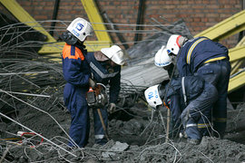 В Новгороде обрушился спортзал, похоронив четверых рабочих, возбуждено уголовное дело 
