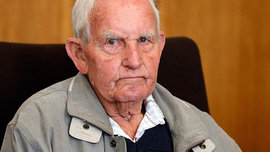 В Германии начался суд над 93-летним "бухгалтером Освенцима" Оскаром Гренингом