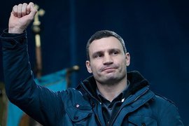 Порошенко и Яценюк не смогли сдержать смех во время выступления Кличко. Видео