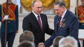 Владимир Путин поздравил россиян с Днем защитника Отечества