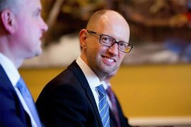 Арсений Яценюк нашёл способ сэкономить на газе