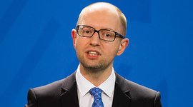Украинский премьер Арсений Яценюк в интервью европейским СМИ солгал, что платит пенсии старикам в Луганске и Донецке