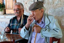 Публицист Чарльз Хью Смит заявил, что США приближается к эпохе "пенсионной бедности"