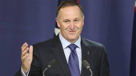 Жительница Окланда, работающая официанткой в одном из кафе, обвинила премьер-министра Новой Зеландии Джона Кея в оскорбительном поведении