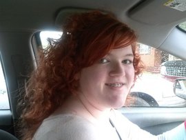 девушка за рулем, брекеты