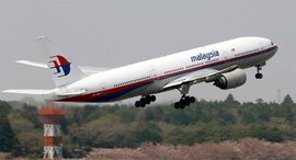 Расшифрованы первые данные "черных ящиков": Боинг 777 был сбит ракетой