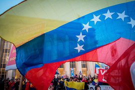 Чавес нашел бы способ спасти Латинскую Америку