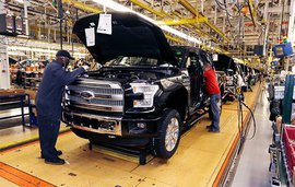 Концерн Ford увольняет 700 рабочих: автомобили никто не покупает