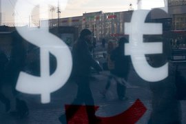 Социологи: Россияне устали от плохих новостей о кризисе