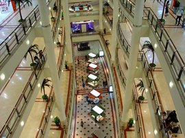 Мировые торговые сети не собираются покидать Россию