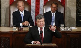 Украинский политолог Михаил Погребинский рассказал Pravda.Ru подробности о зависимости Петра Порошенко от США