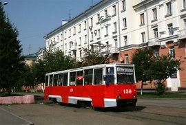 В Кемерово девушка смогла остановить трамвай голыми руками