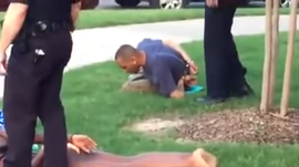 Полицейские в Техасе сорвали молодежную вечеринку в бассейне потому, что "на ней было слишком много черных". Видео