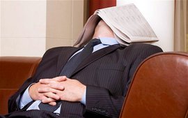 дневной сон, спящий человек