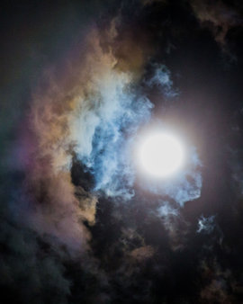 Луна, "каменный дождь"